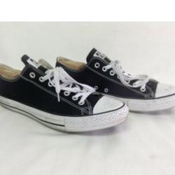Converse Shoes | Converse All Star Sneakers Athletic Shoe M/10-W/12 | Color: Black/White | Size: 10