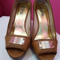 Michael Kors Shoes | Michael Kors Shoes | Color: Tan | Size: 6.5