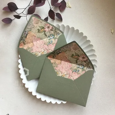 Enveloppes en papier vert rétro fleurs fraîches et terre cadeau d'invitation de mariage 115mm x