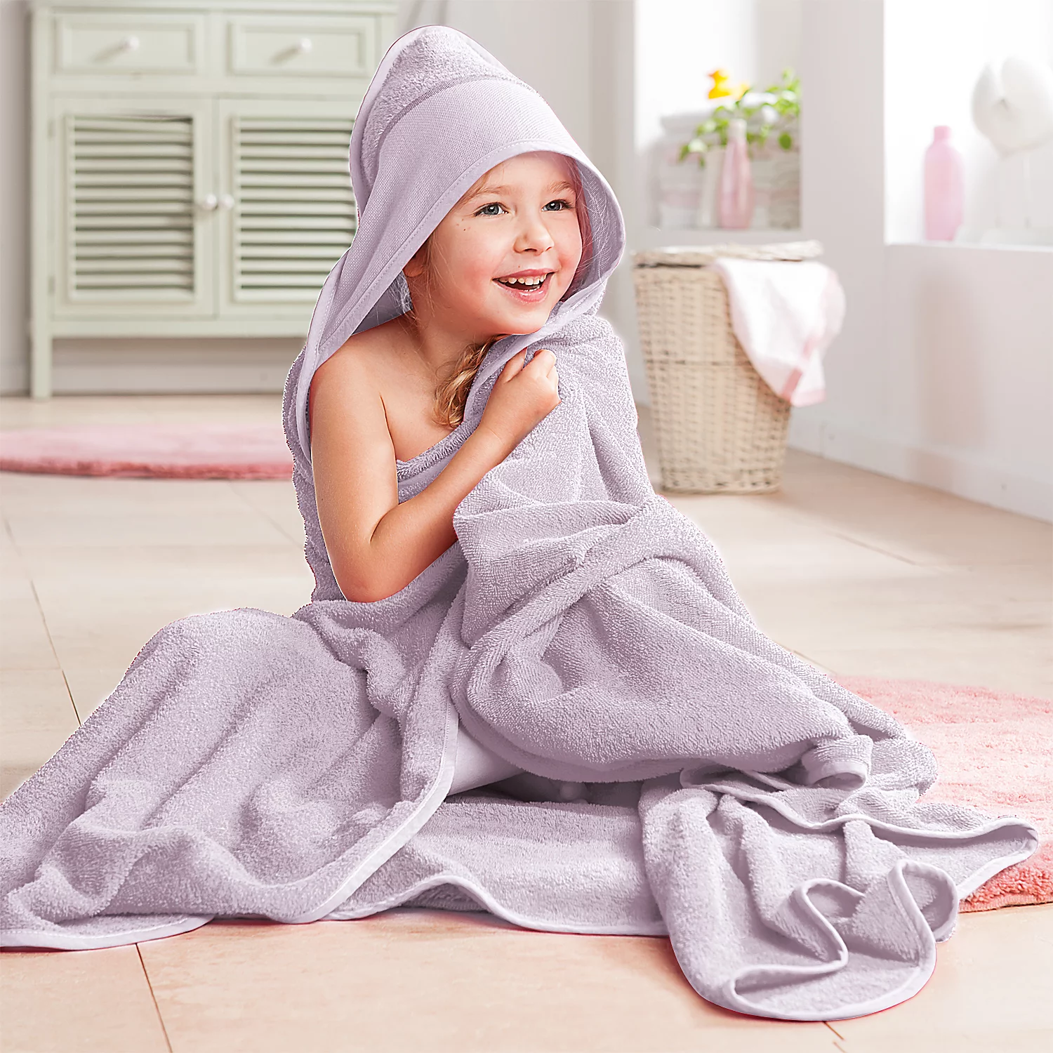 buttinette Cape de bain, lilas, 140 x 140 cm