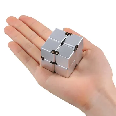 Cube magique anti-stress en métal de qualité supérieure jouet pour soulager l'anxiété et la