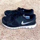 Nike Shoes | Black Nike Sneakers | Color: Black | Size: 7