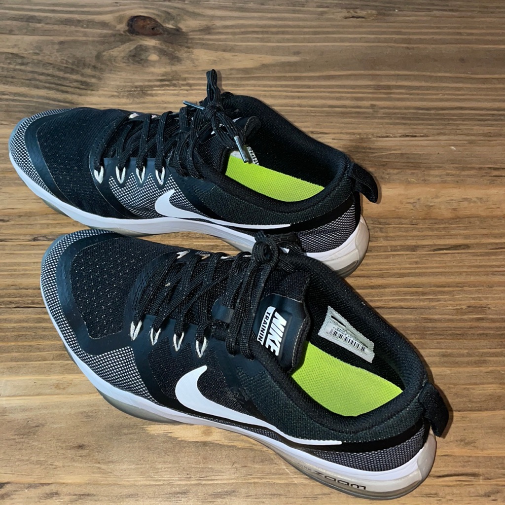 Nike Shoes | Black And White Women’s Nike Tennis Shoes | Color: Black/White | Size: 8.5