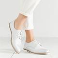 Anthropologie Shoes | Anthro Miista Zoe Stingray Iridescent Oxford Shoes | Color: Silver/White | Size: 39