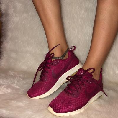 Nike Shoes | Maroon Nike Air Tennis Shoes Sneakers | Color: Brown | Size: 7.5