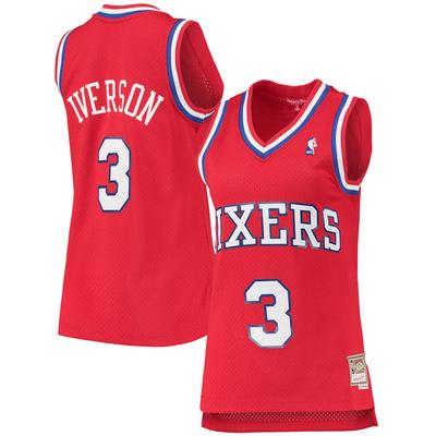 Rotes Mitchell & Ness Allen Iverson Philadelphia 76ers 2002/03 Hardwood Classics Swingman-Trikot für Damen Image