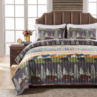 Black Bear Lodge Quilt And Pillow Sham Set by Barefoot Bungalow in Multi (Size 2PC TWIN/XL)