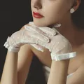 Gants en dentelle à doigts complets pour femmes gants courts en tulle gants extensibles du cuir