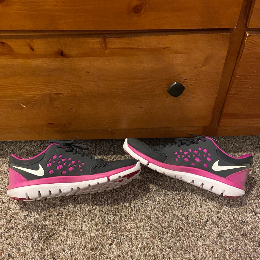 Nike Shoes | Gently Worn Nike Tennis Shoes | Color: Black/Purple | Size: 10.5