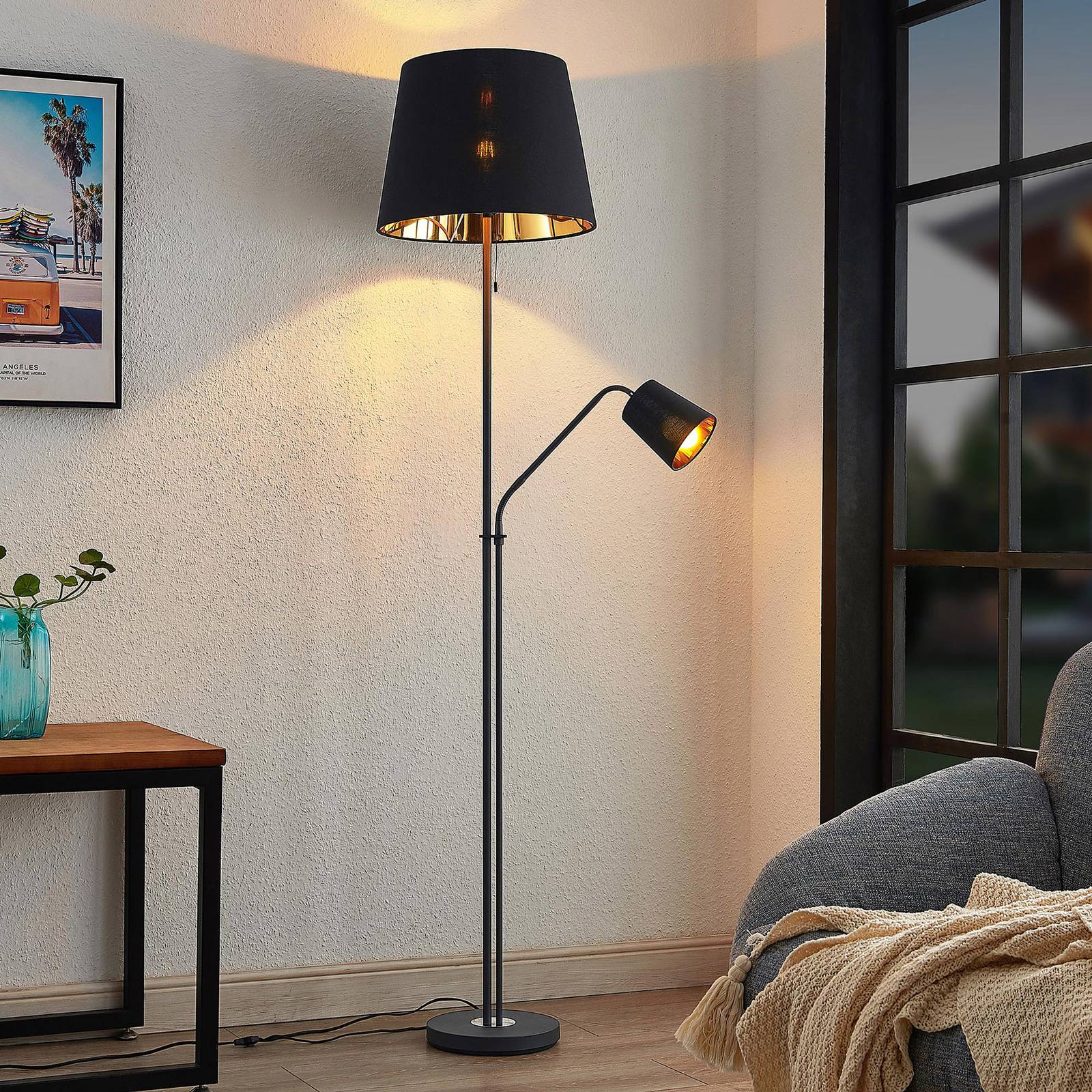 Stehlampe Efalia Lindby, schwarz, für Wohn- / Esszimmer, Metall, Modern, Stehlampe
