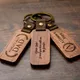 Porte-clés en bois pour hommes et femmes porte-clés en bois bricolage puces de bois carrées et