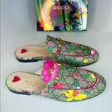 Gucci Shoes | Gucci Princetown Horsebit Gg Supreme Flora Print Slippers Sandals Slip-On Shoes | Color: Cream/Tan | Size: 6.5