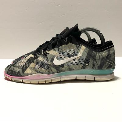 Nike Shoes | Nike Nike Free 5.0 Tr Fit Women's Running Shoes. Size 7.5 | Color: Black/Gray | Size: 7.5