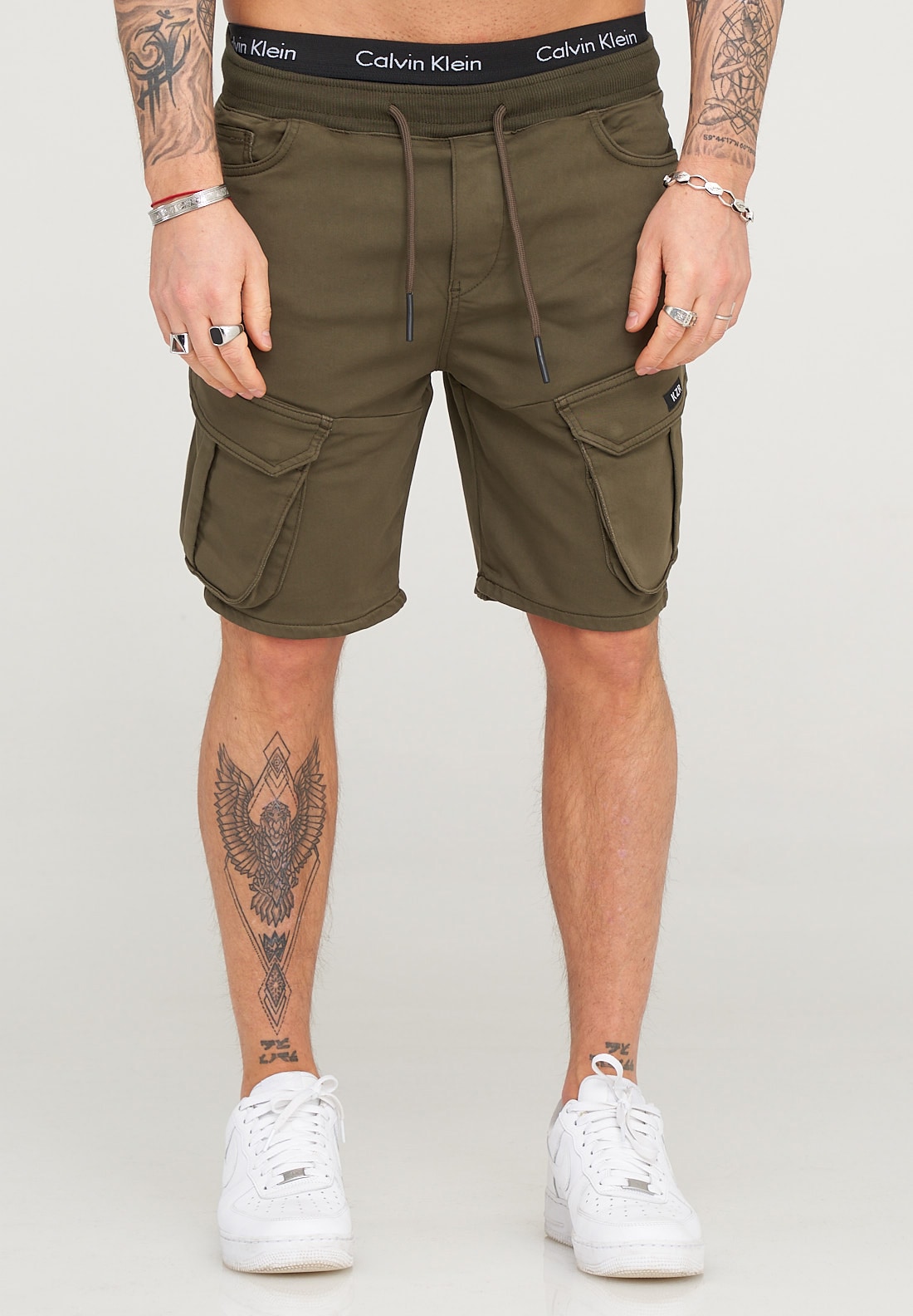 Shorts BEHYPE "STANLAY", Herren, Gr. S, EURO-Größen, grün (khaki), 74% Polyester, 24% Viskose, 2% Elasthan, Hosen Shorts, mit modischen Cargotaschen