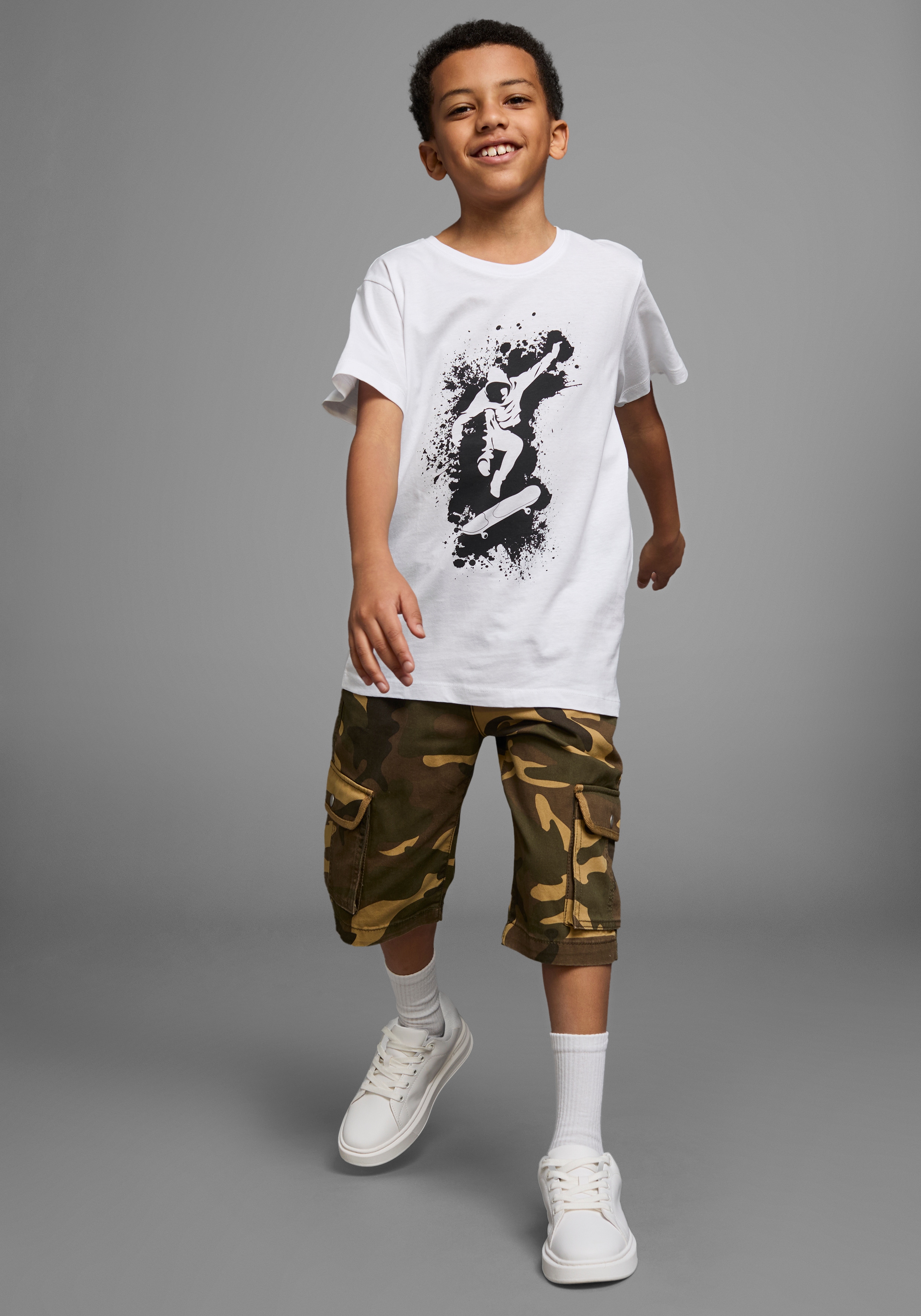 T-Shirt KIDSWORLD "Mit coolem SKATER-Print", Jungen, Gr. 128/134, weiß, Jersey, Obermaterial: 100% Baumwolle, bedruckt, Basic, Rundhals, Shirts T-Shirt, Kurzarm, Basic-Passform, bedruckt, Rundhalsausschnitt