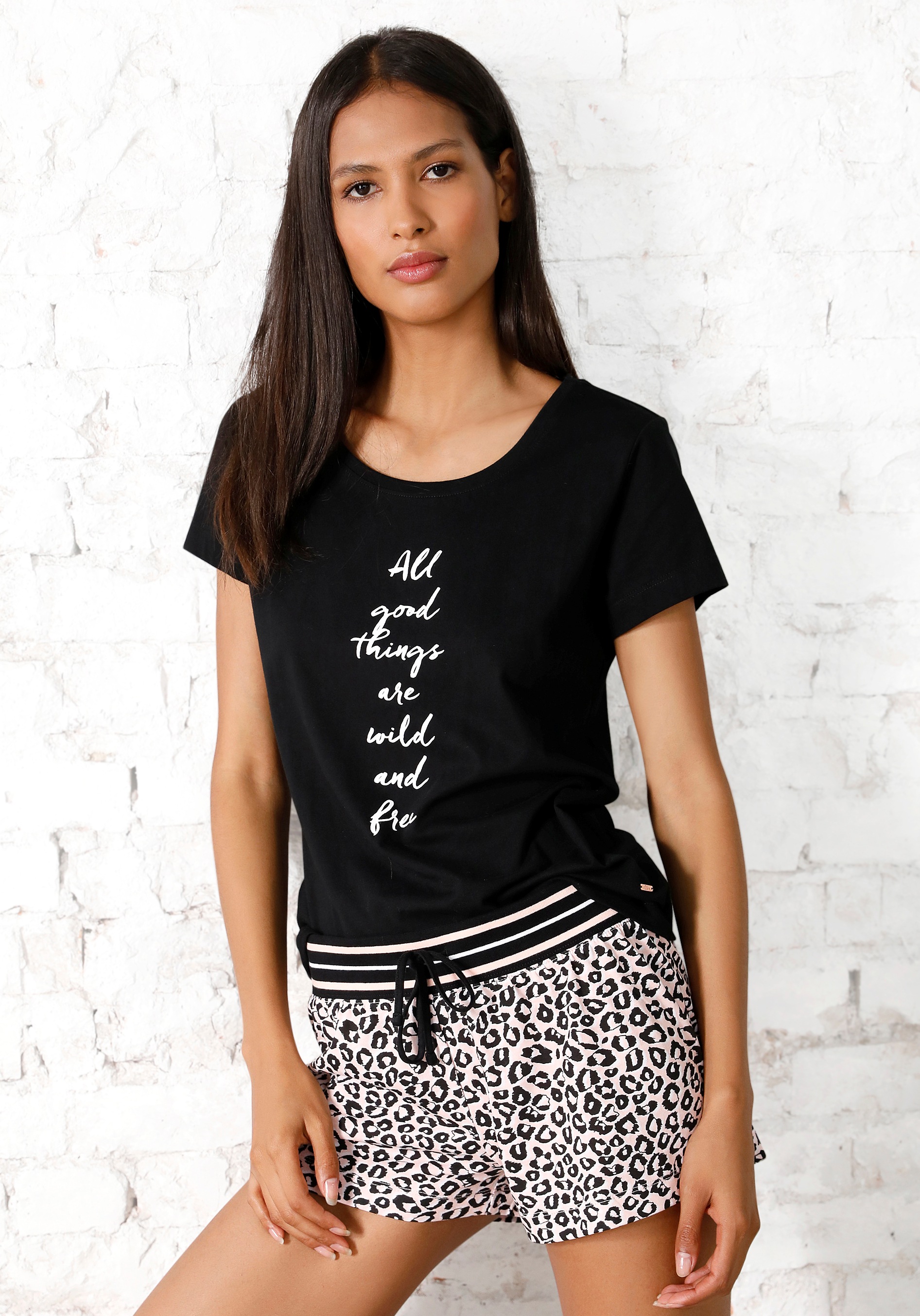 Shorty S.OLIVER, Damen, Gr. 44/46, schwarz (hellrosa, schwarz), Single Jersey, Obermaterial: 100% Baumwolle, Basic, Basic kurz, Rundhals, eingesetzt, Homewear-Sets Shorty, mit Leo-Print Image