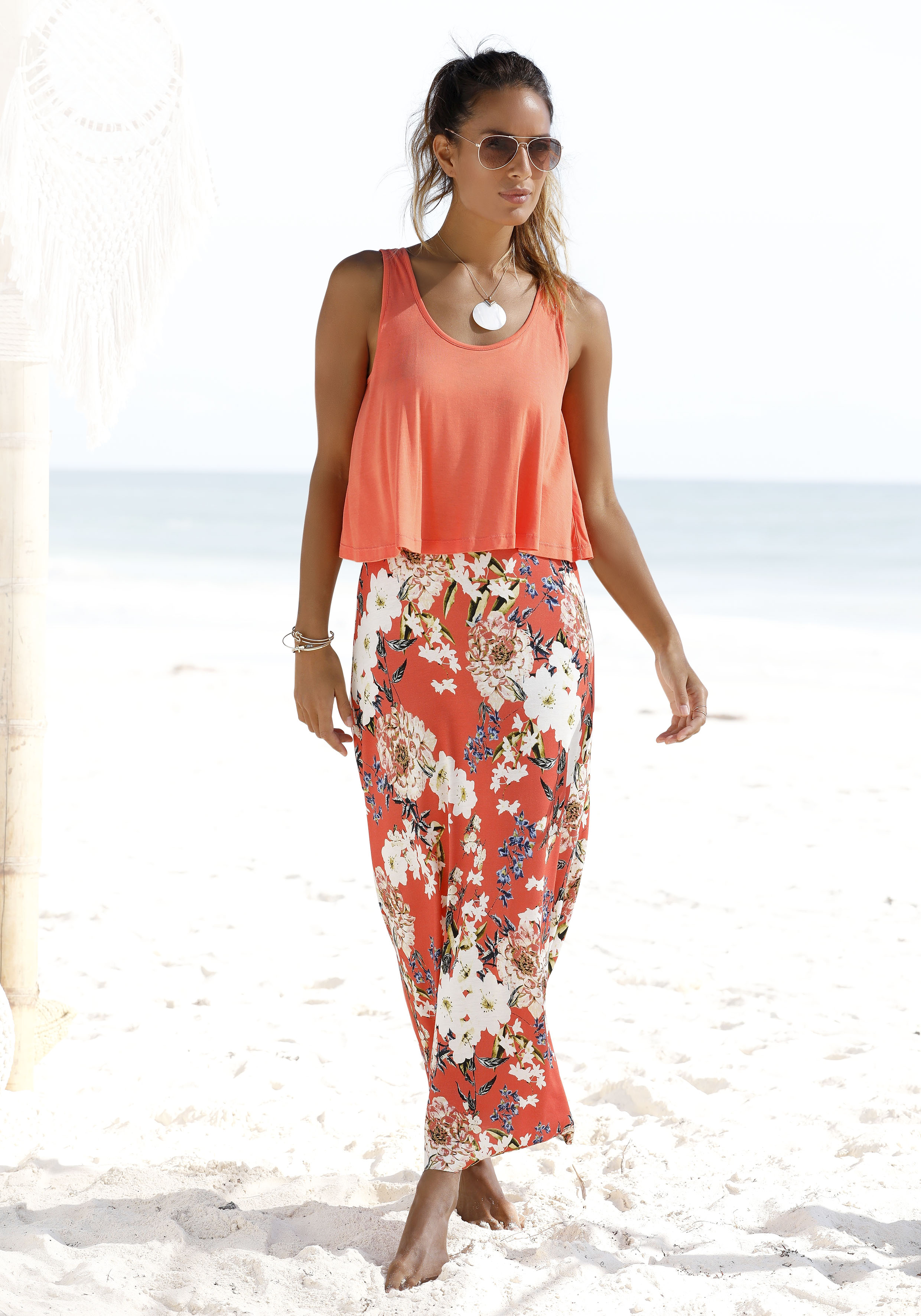 Maxikleid S.OLIVER, Damen, Gr. 42, N-Gr, orange (koralle, bedruckt), Jersey, Obermaterial: 100% Viskose, Modisch, figurumspielend bodenlang, Rundhals, Kleider, im Lagen-Look mit Blumenprint, Sommerkleid, Strandkleid Image