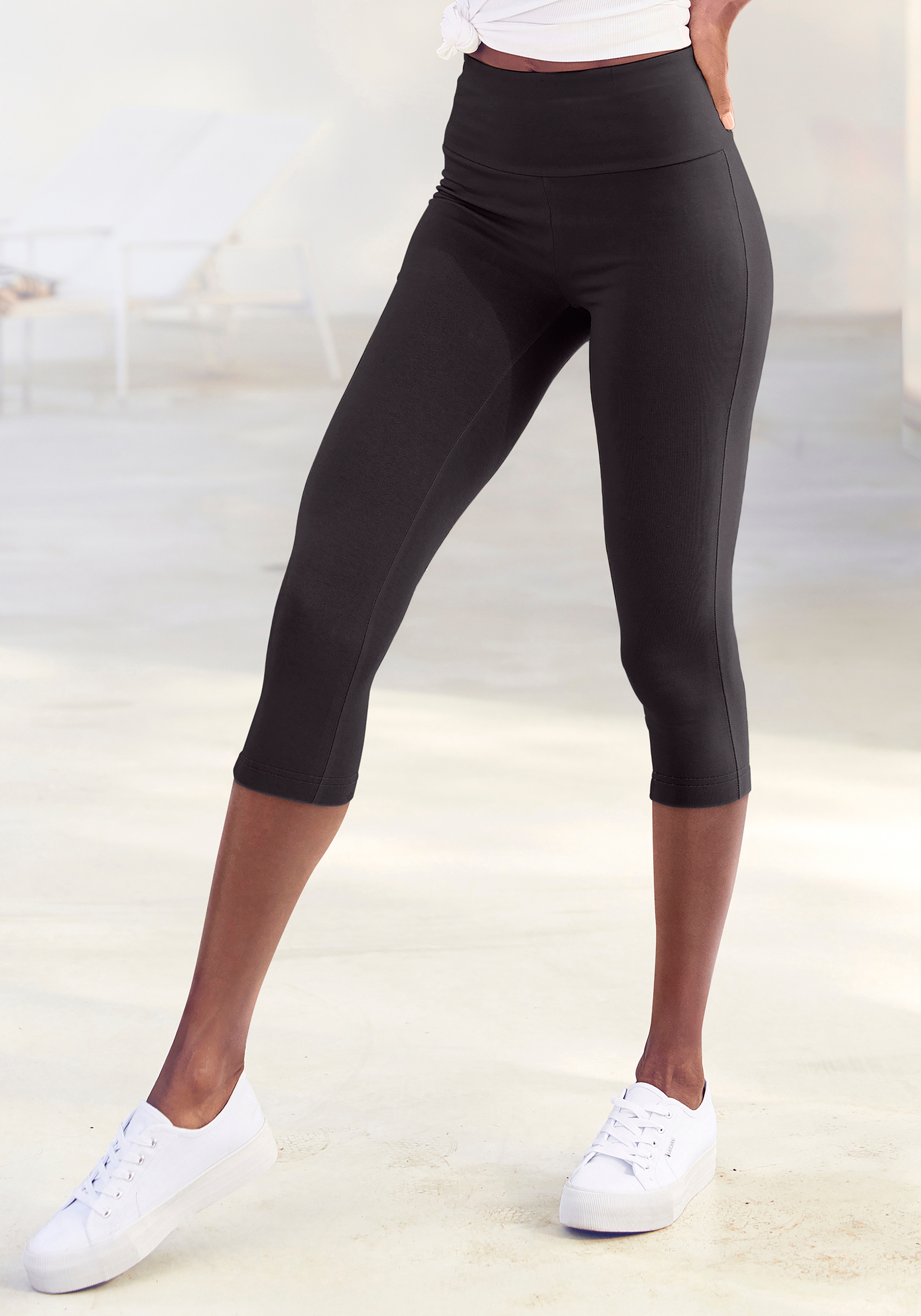 Caprileggings LASCANA, Damen, Gr. 48/50, N-Gr, schwarz, Single Jersey, Obermaterial: 95% Baumwolle, 5% Elasthan, unifarben, Basic, Basic kniebedeckend, Hosen, mit breitem, weichen Bündchen Image