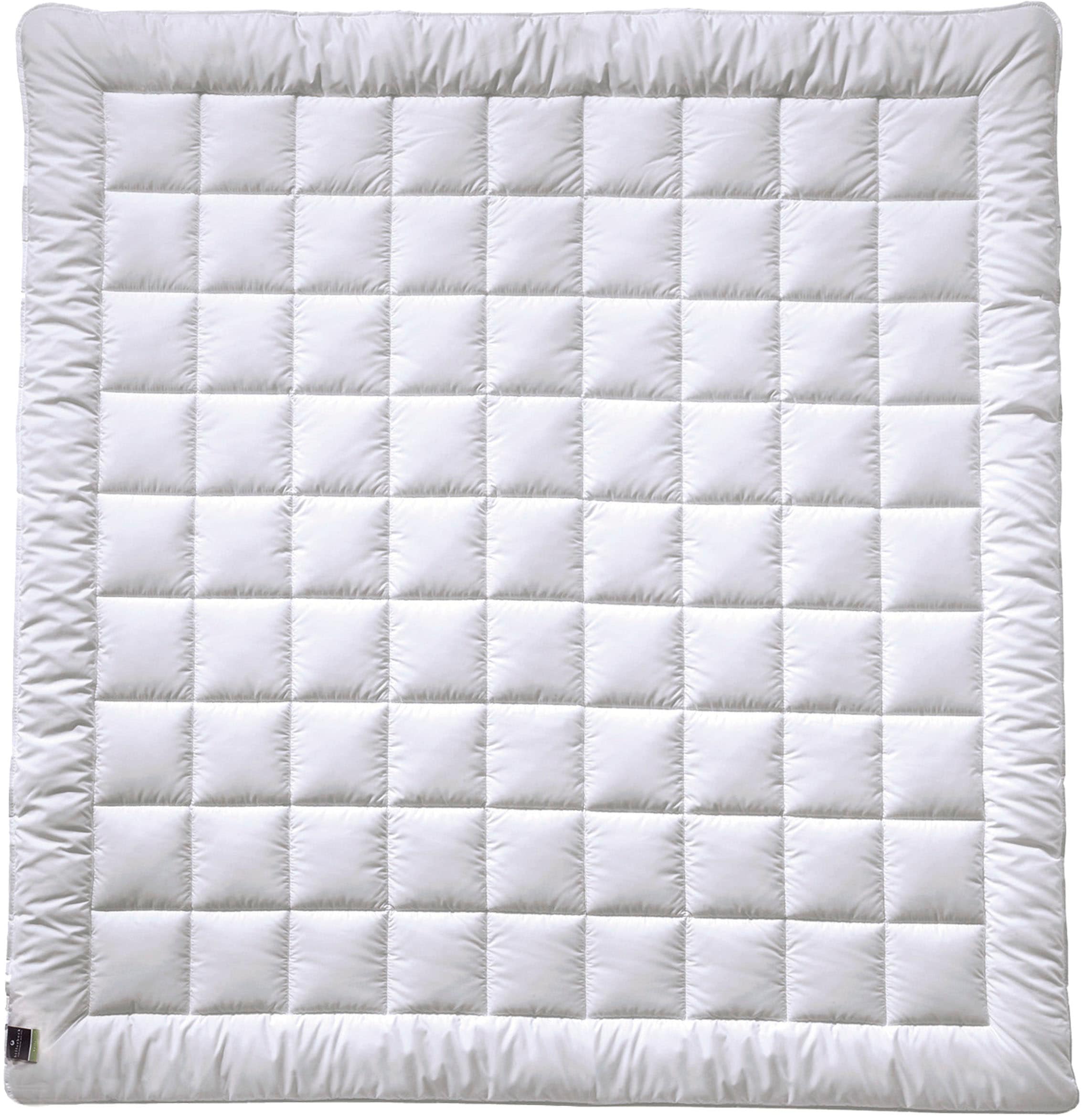 Kunstfaserbettdecke BILLERBECK "520 ALCANDO, Bettdecken für Sommer und Winter, Decke", weiß, B:200cm L:200cm, Bezug: 100% Baumwolle. Füllung: 100% Polyester, Bettdecken, Die strapazierfähige und kuschelige Faserdecke Image