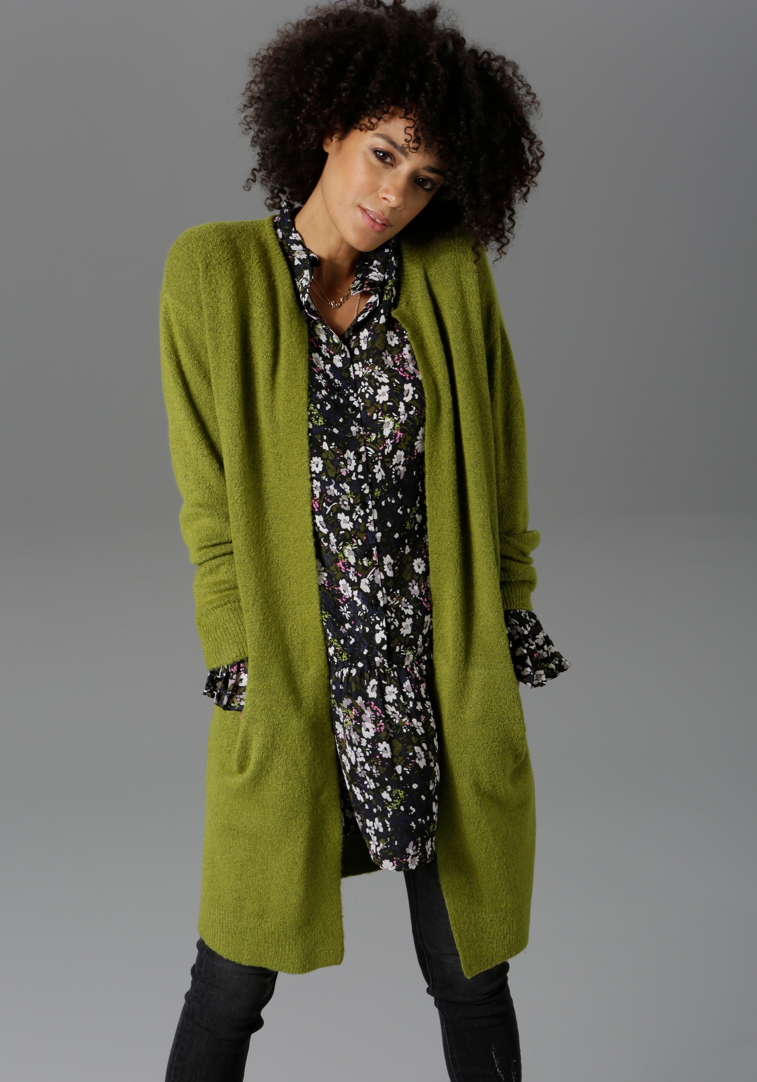 Strickjacke ANISTON CASUAL, Damen, Gr. 38, grün (moosgrün), Feinstrick, Obermaterial: 74% Polyacryl, 23% Polyamid, 3% Elasthan, unifarben, figurumspielend kniefrei, Rundhals, Rippstrickbündchen, Strickjacken Strickjacke, im Oversize Look, Topseller