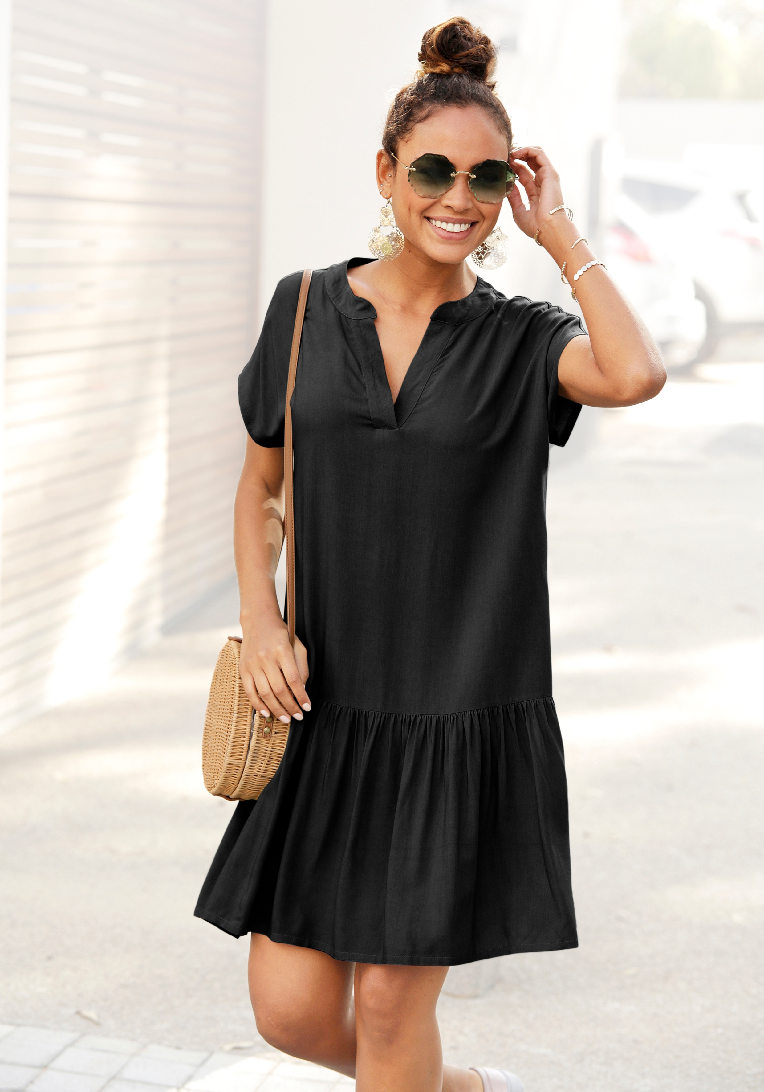 Blusenkleid S.OLIVER, Damen, Gr. 44, N-Gr, schwarz, Web, Obermaterial: 100% Viskose, unifarben, figurumspielend ca. Mitte Oberschenkel, V-Ausschnitt, Kleider Blusenkleid, mit Volant am Rock, Tunikakleid, Sommerkleid