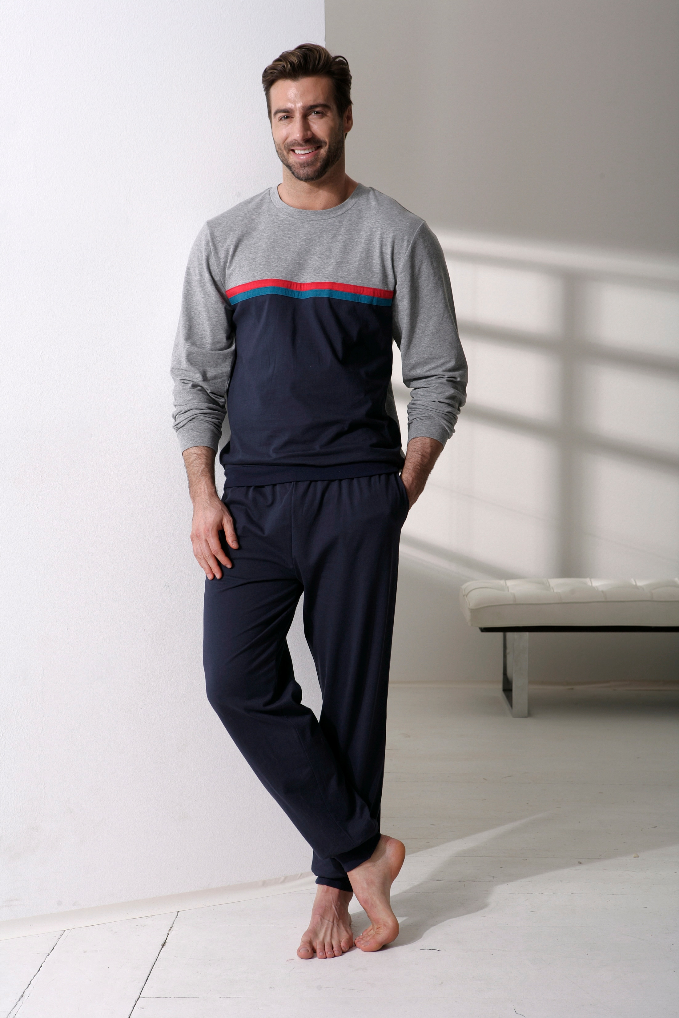 Pyjama LE JOGGER, Herren, Gr. 48/50 (M), bunt (grau, meliert, blau), Jersey, Obermaterial: 100% Baumwolle, unifarben, Basic, bequem lang, Rundhals, angesetztes Bündchen, Homewear-Sets Pyjama, Schlafanzug in langer Form mit kontrastfarbenen Streifen,...