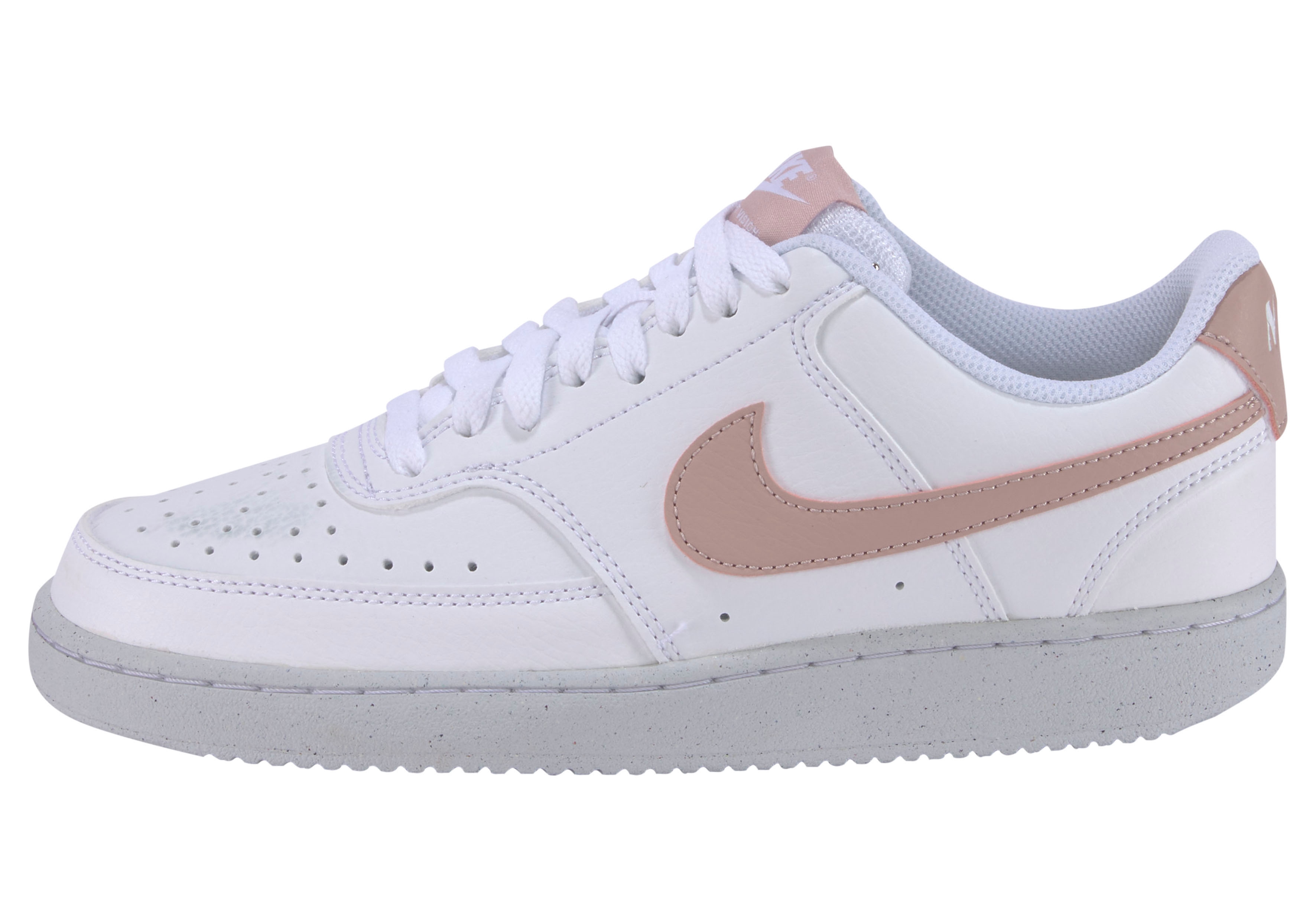 Sneaker NIKE SPORTSWEAR "Court Vision Low Next Nature", Damen, Gr. 42,5, rosa (weiß, pink, oxford), Synthetik, Schuhe Skaterschuh Sneaker low, Design auf den Spuren des Air Force 1