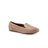Women's Shelby Casual Flat by SoftWalk in Taupe (Size 9 1/2 M)