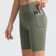 Nepoagym – short de Fitness brossé pour femmes 8.5 pouces avec poches latérales taille moyenne