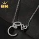 TBTK A-Z lettres initiales cursives avec Mini collier pendentif coeur Iced Out Cubic Zwords sur