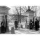 White House: Suffragettes. /Nwomen Suffragettes Picketing In Front Of The White House Washington D.C. 1917. Poster Print by (18 x 24)