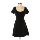 Forever 21 Casual Dress - A-Line: Black Solid Dresses - Women's Size Small