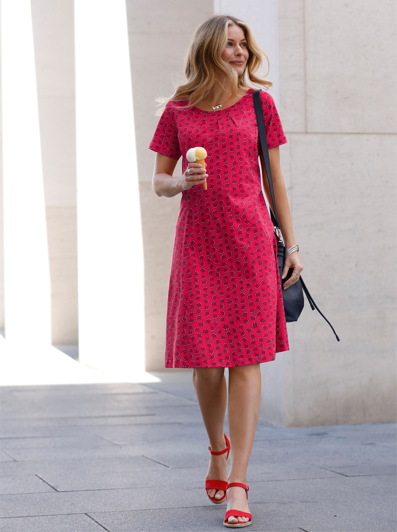 Shirtkleid INSPIRATIONEN "Jersey-Kleid", Damen, Gr. 20, Kurzgrößen, rot (erdbeere, ecru, bedruckt), Jersey, 100% Baumwolle, bedruckt, geblümt, gemustert, mehrfarbig, kurz, Rundhals, Kleider Image