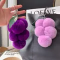 Porte-clés pompon en forme de raisin joli accessoire en peluche en fourrure de lapin Rex pour