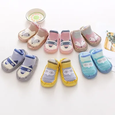 Chaussures de bébé en coton chaussettes de sol chaussures de premiers pas pour bébés filles et