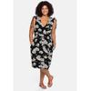 Strandkleid SHEEGO "Große Größen", Damen, Gr. 54, Normalgrößen, schwarz-weiß (schwarz, weiß), Obermaterial: 95% Viskose, 5% Elasthan, gemustert, feminin, figurbetont kurz, V-Ausschnitt, ohne Ärmel, Kleider, mit Wickeloptik und Eingrifftaschen