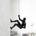 Sculptures murales d'homme grimpant statue en résine homme athlétique grimpant ornement de sport