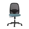 Siège de bureau Clint blanc sans accoudoir - Assise tissu M1 bleue et dossier maille filet noir