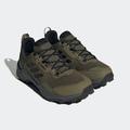 Wanderschuh ADIDAS TERREX "TERREX AX4" Gr. 42,5, grün (focus olive, core black, grey five) Schuhe Herren