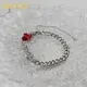 QMCOCO – Bracelet en Zircon pour femmes couleur argent minimaliste rouge carré Design tendance