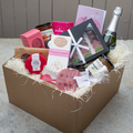 'Lovebirds' Deluxe Hamper With Sparkling Wine