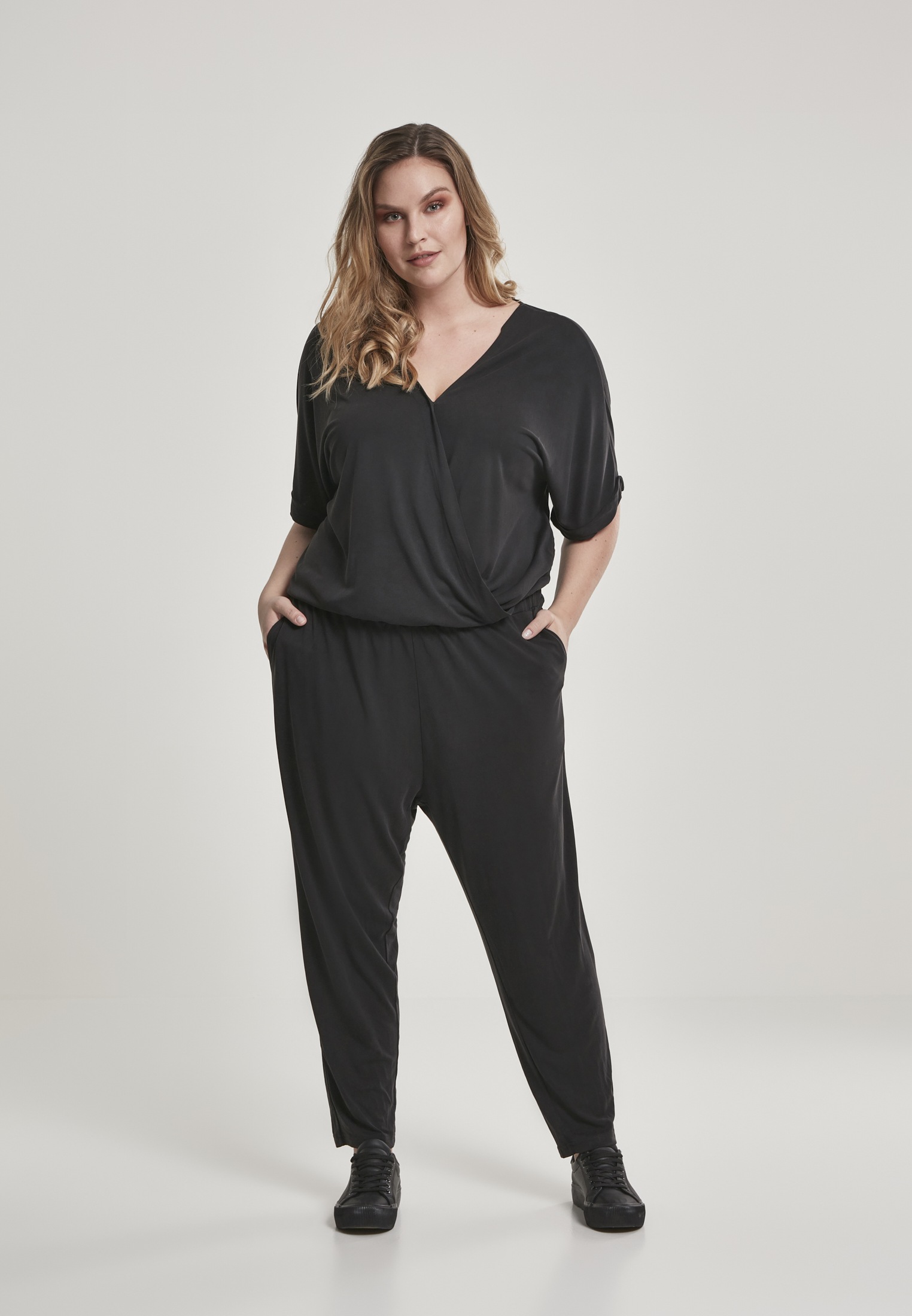 Jumpsuit URBAN CLASSICS "Urban Classics Damen Ladies Modal Jumpsuit", Damen, Gr. S, schwarz, 77% Modal, 23% Polyester, unifarben, Overalls Image