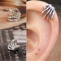 Naierhg 1Pc Unisex Punk Skeleton Hand Claw Shape Ear Clip Cuff Non-Pierced Earring for Party Club