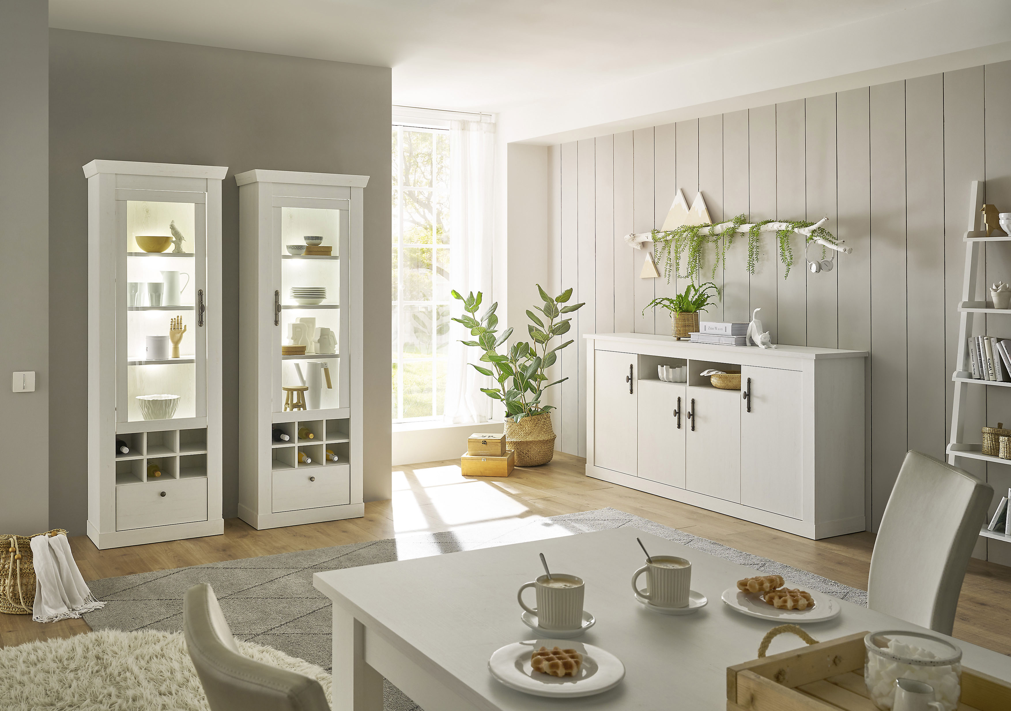 Wohnwand HOME AFFAIRE "RAVENNA", weiß (pinie weiß dekor), B:361cm H:201cm T:44cm, Kastenmöbel-Sets, im romantischen Landhausstil, Griffe aus Metall, Softclose-Funktion