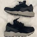 Nike Shoes | Nike Air Huarache Run Se | Color: Black/Gray | Size: 9