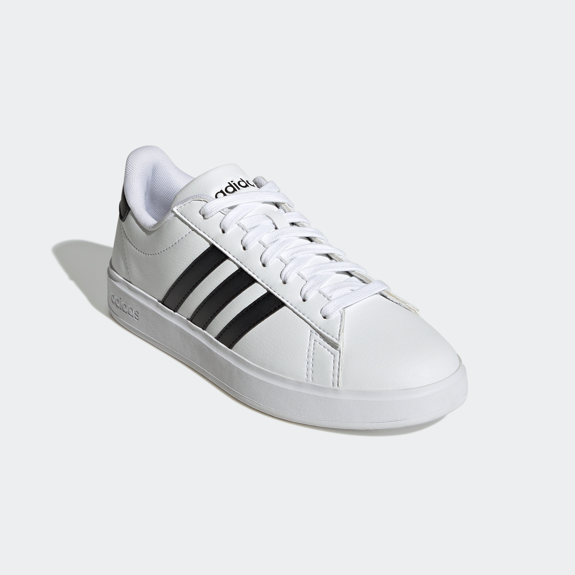 Sneaker ADIDAS SPORTSWEAR "GRAND COURT CLOUDFOAM LIFESTYLE COURT COMFORT", Damen, Gr. 43, schwarz-weiß (cloud weiß, core schwarz, core schwarz), Synthetik, Schuhe Sneaker, Design auf den Spuren des adidas Superstar