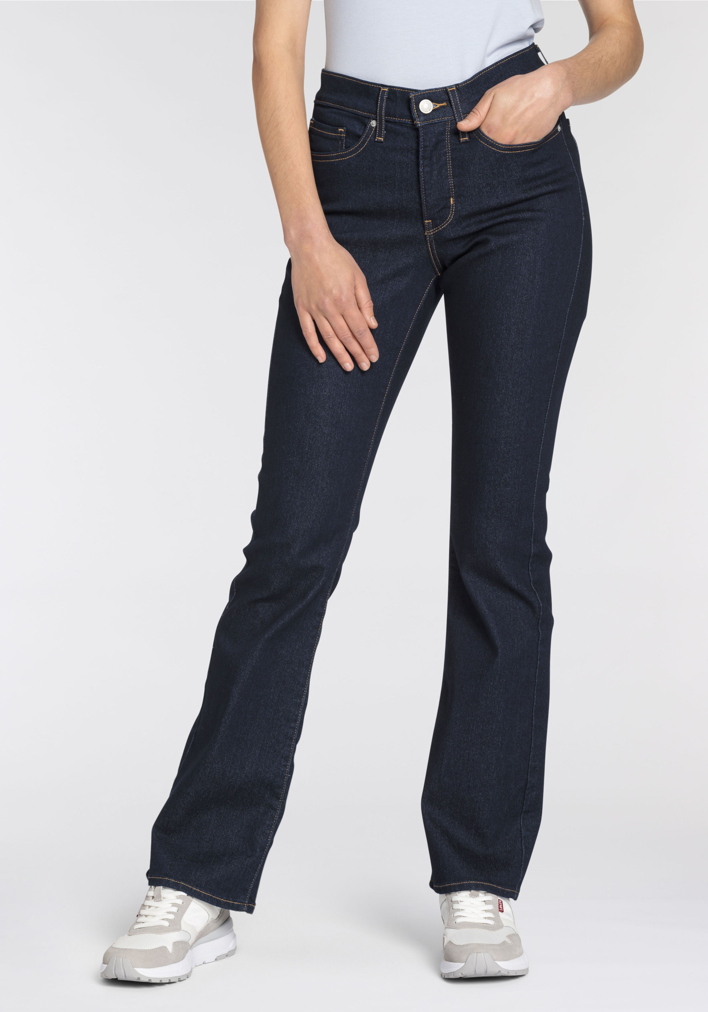 Bootcut-Jeans LEVI'S "315 Shaping Boot", Damen, Gr. 31, Länge 34, blau (schwarzest sky), Denim/Jeans, Obermaterial: 80% Baumwolle, 19% Polyester, 1% Elasthan, lang, Jeans