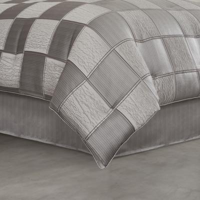 J. Queen New York Brando Comforter Set