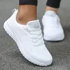 Frauen Casual Schuhe Mode Atmungsaktive Wanderschuhe Mesh Flache Schuhe Turnschuhe Frauen 2022 Gym Vulkanisierte Schuhe Weiß Weibliche Schuhe