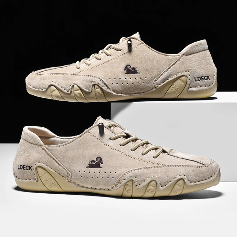 Männer Leder Freizeitschuhe Kostenloser Versand Sneakers Low Top Bequeme italienische Herrenschuhe Luxus Designer Loafer Mokassin Schuh Mann